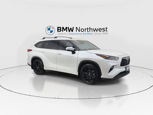 Used 2022 Toyota Highlander Limited AWD/4WD image 6