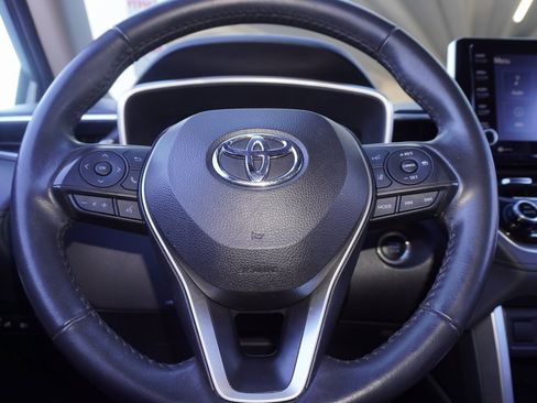 Certified 2022 Toyota Corolla Cross XLE image 21