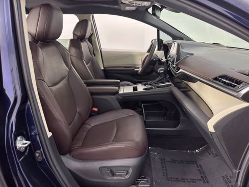 Used 2024 Toyota Sienna Platinum image 16