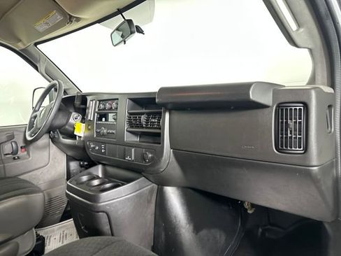 Used 2024 Chevrolet Express 2500 image 25