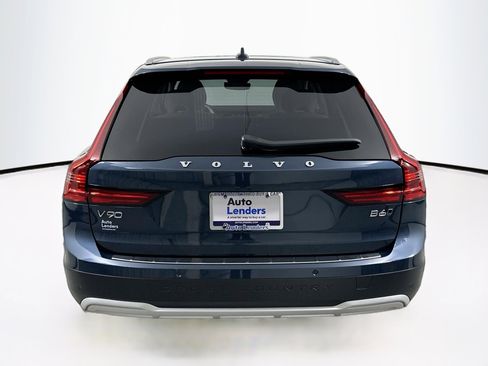 Used 2025 Volvo V90 B6 Cross Country Ultra w/ Protection Package Premier image 6