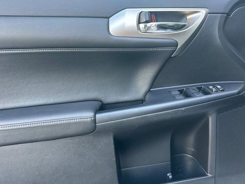 Used 2015 Lexus CT 200h image 12