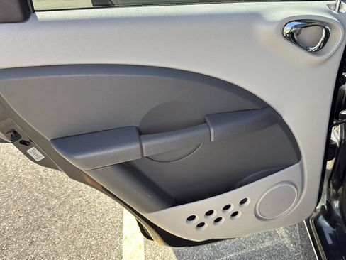 Used 2010 Chrysler PT Cruiser w/ PT Cruiser Couture Edition FWD image 19