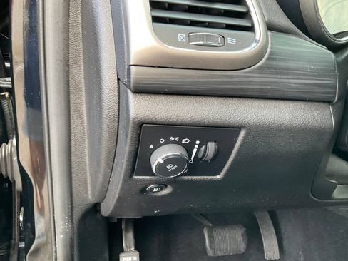 Used 2020 Jeep Grand Cherokee Altitude RWD image 9