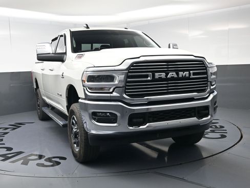 Used 2024 RAM 2500 Laramie AWD/4WD image 3