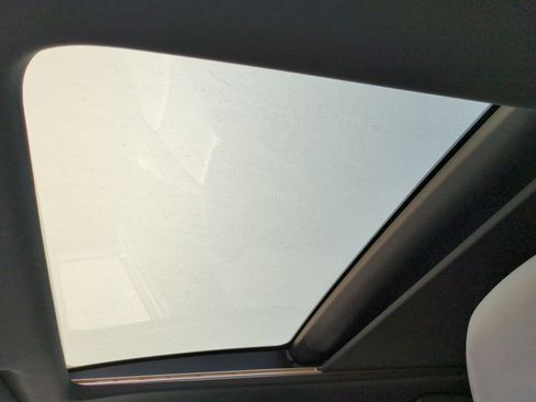 Used 2021 Toyota Venza Limited w/ Advanced Technology Package image 20