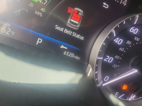 Used 2023 Toyota Highlander XLE image 35