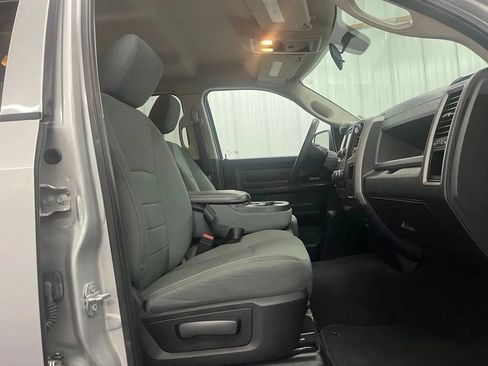 Used 2018 RAM 1500 Express AWD/4WD image 7