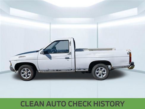 Used 1997 Nissan Pickup XE RWD image 2