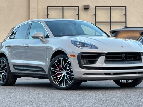 Used 2023 Porsche Macan S image 2