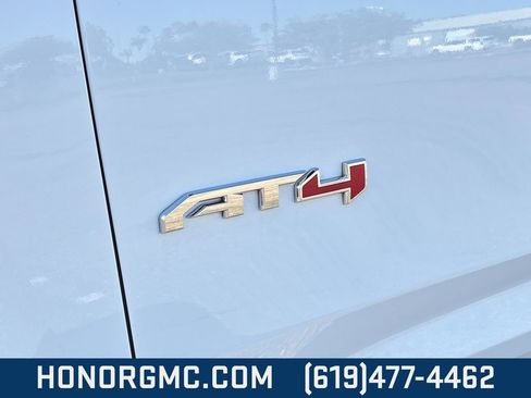 Used 2023 GMC Yukon AT4 w/ Technology Package image 9