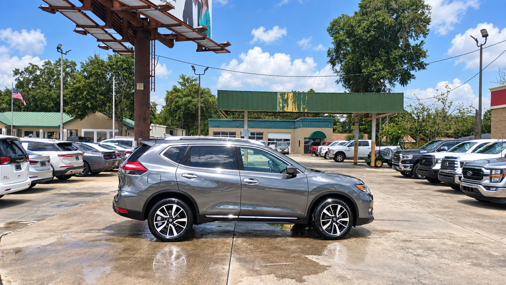 Used 2017 Nissan Rogue SL w/ SL Premium Package AWD/4WD image 1