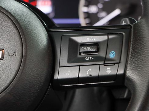 Used 2023 Nissan Rogue SV FWD image 14