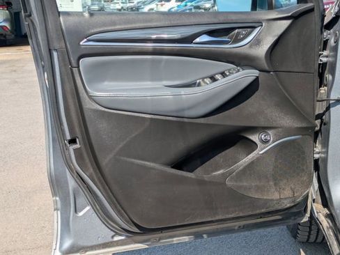 Used 2021 Buick Enclave Essence AWD/4WD image 6