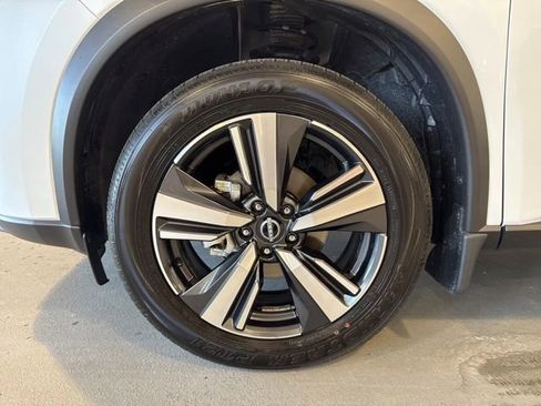 Used 2025 Nissan Rogue SL w/ SL Premium Package AWD/4WD image 34