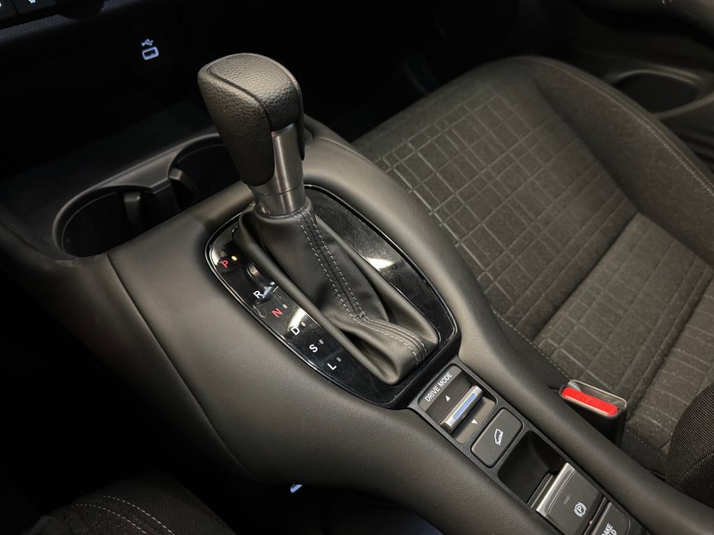 Used 2024 Honda HR-V LX image 17