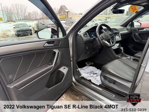 Used 2022 Volkswagen Tiguan SE R-Line image 11