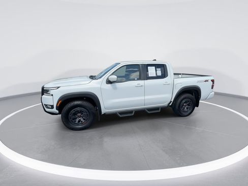 Used 2025 Nissan Frontier PRO-4X AWD/4WD image 5