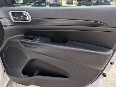 Used 2021 Jeep Grand Cherokee Laredo X RWD image 33