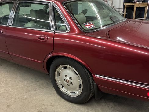 Used 1996 Jaguar XJ6 image 6