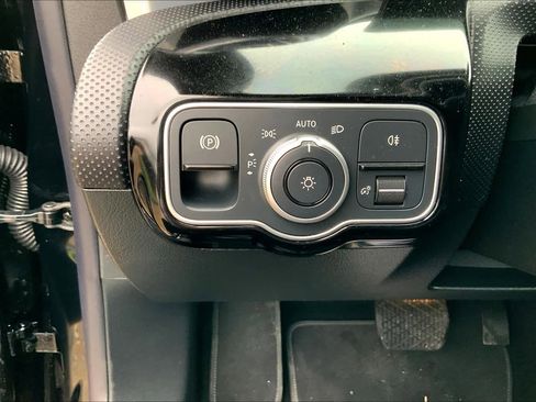 Used 2025 Mercedes-Benz CLA 250 image 30
