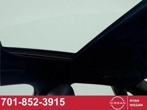 Used 2017 Lincoln MKZ Reserve FWD image 10