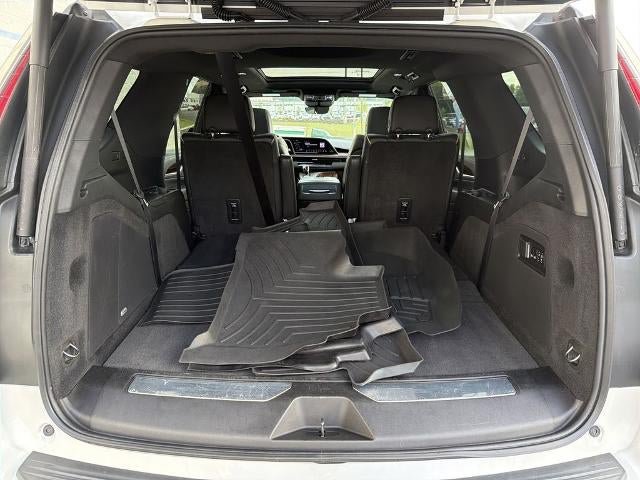 Certified 2022 Cadillac Escalade Premium Luxury AWD/4WD image 18