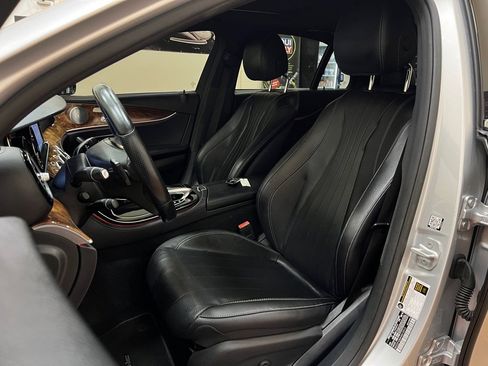 Used 2017 Mercedes-Benz E 300 image 32