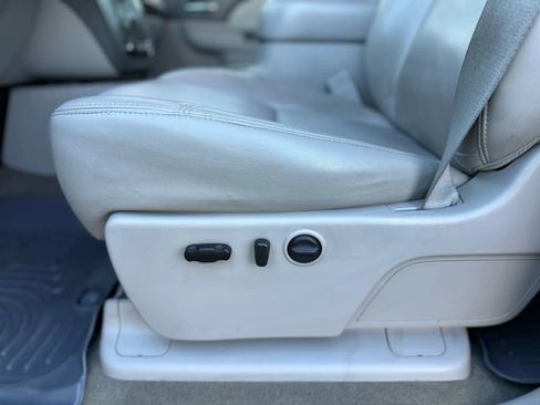 Used 2011 GMC Sierra 2500 SLT w/ SLT Convenience Package image 26