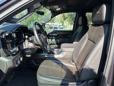 Used 2024 Chevrolet Silverado 1500 High Country w/ Technology Package AWD/4WD image 14