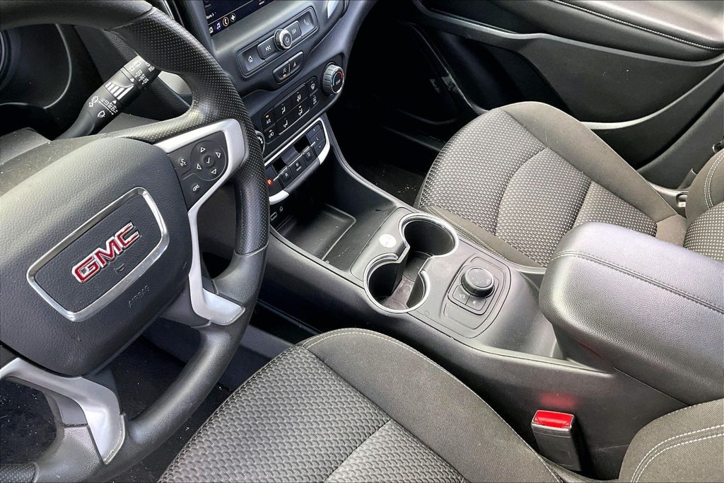 Used 2024 GMC Terrain SLE AWD/4WD image 14
