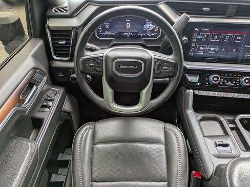Used 2024 GMC Sierra 2500 Denali w/ Denali Reserve Package AWD/4WD image 18