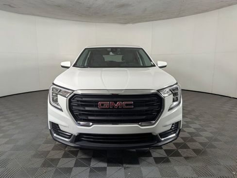 Certified 2024 GMC Terrain SLE image 2