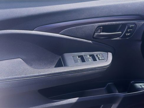 Certified 2025 Honda Passport EX-L image 16