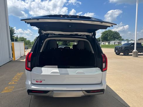 Used 2025 Ford Expedition Platinum AWD/4WD image 13
