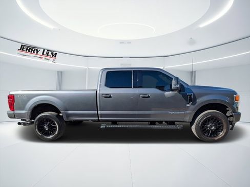 Used 2022 Ford F350 XLT w/ Black Appearance Package image 2