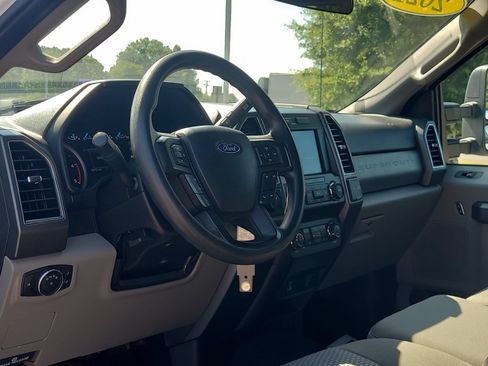 Used 2021 Ford F250 XLT AWD/4WD image 10
