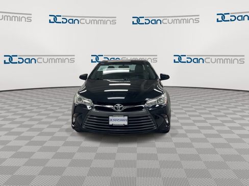 Used 2015 Toyota Camry LE image 3