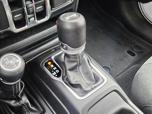 Used 2024 Jeep Wrangler Unlimited Sahara AWD/4WD image 14