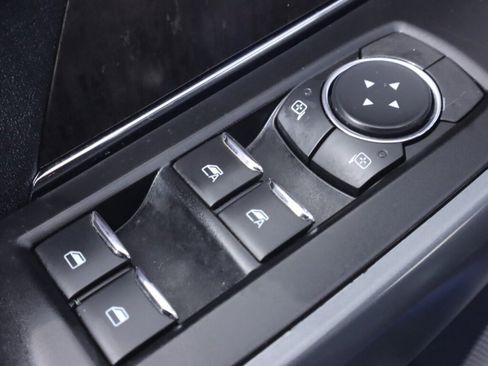 Used 2022 Ford F150 Lightning Lariat image 28