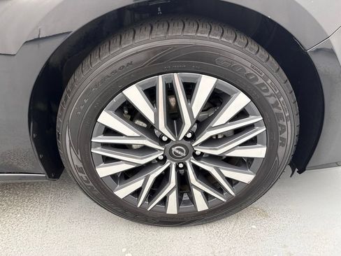Used 2024 Nissan Altima 2.5 SV FWD image 15