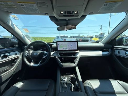 Used 2025 Ford Explorer Active w/ Active Comfort Package AWD/4WD image 20