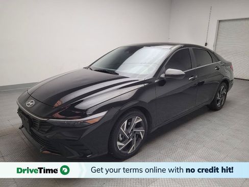 Used 2025 Hyundai Elantra SEL FWD image 1