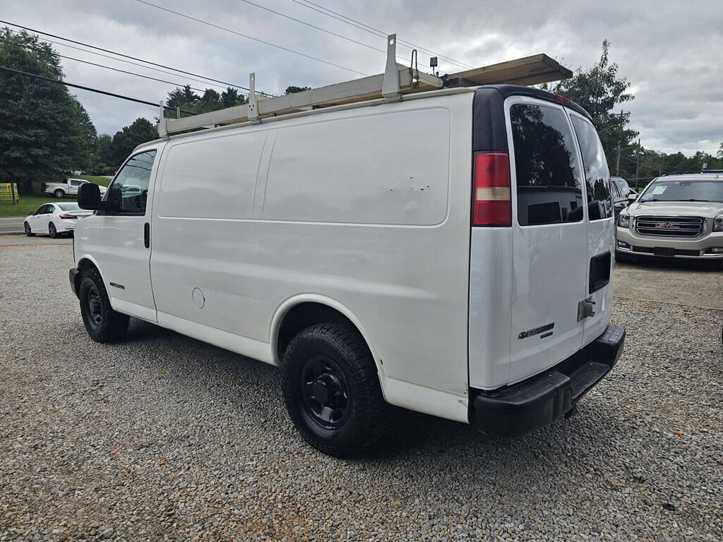Used 2005 GMC Savana 2500 RWD image 3