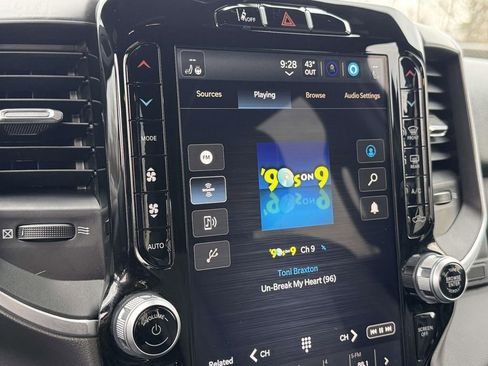 Used 2024 RAM 2500 Big Horn w/ Safety Group image 18