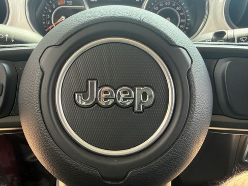 Used 2021 Jeep Wrangler Unlimited Sport AWD/4WD image 38