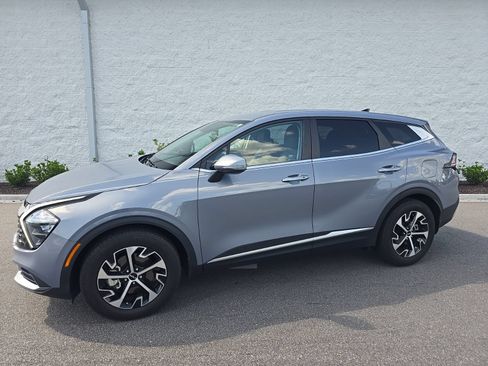 Certified 2023 Kia Sportage EX FWD image 1