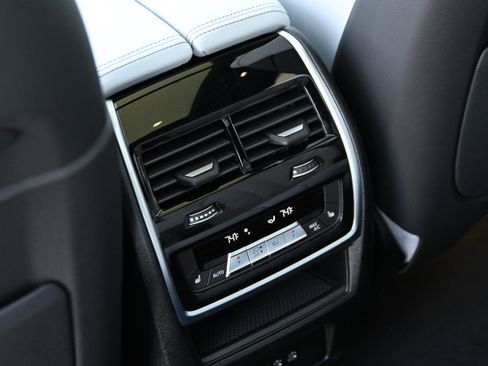 New 2026 BMW X7 xDrive40i AWD/4WD image 29