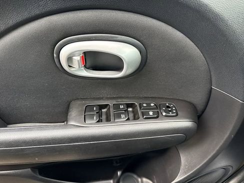 Used 2014 Kia Soul image 19