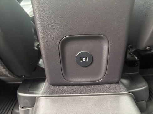 Certified 2023 Ford Escape Platinum image 21